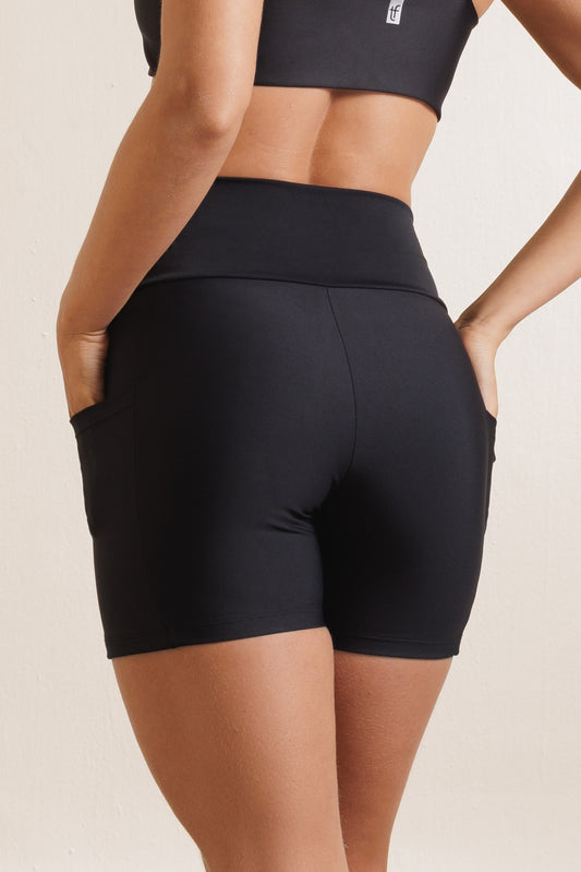 Short Básico com Bolsos Action