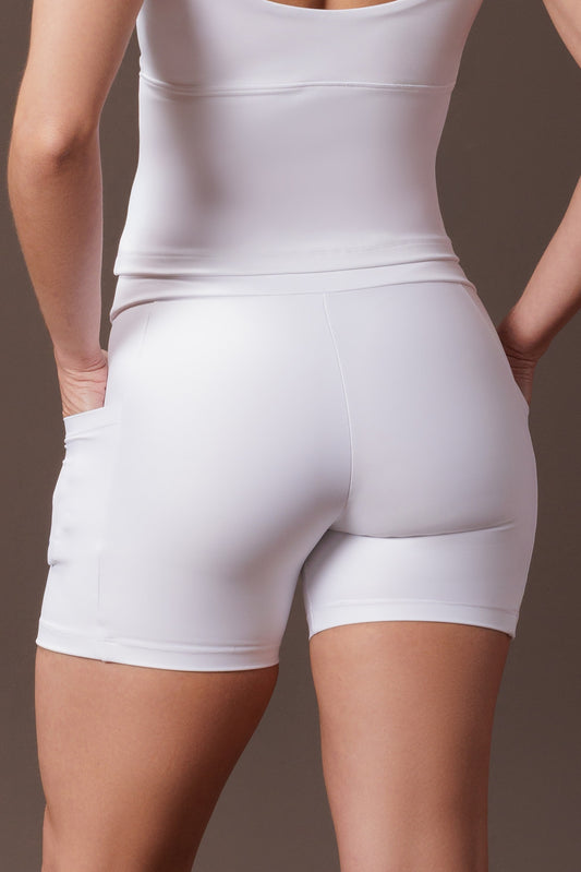 Short Básico com Bolsos Action