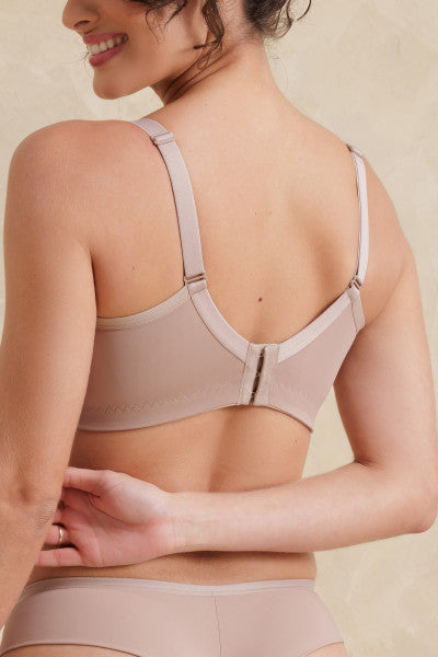Sutiã Meia-Taça Com Alta Cobertura Lateral e Detalhe Em Renda Belle Femme