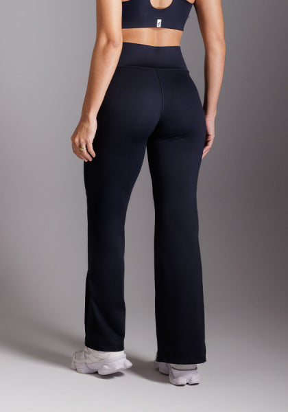 Calça Flare Core Control Equilibrium