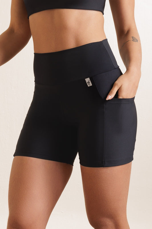 Short Básico com Bolsos Action