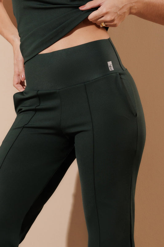Calça Flare Bolso Faca Equilibrium
