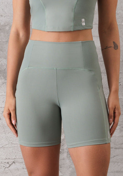 Short Recortes e Bolsos Funcionais Impulse