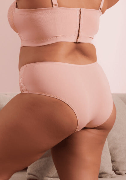 Calcinha Alta com Frente Dupla e Detalhes em Renda Belle Femme